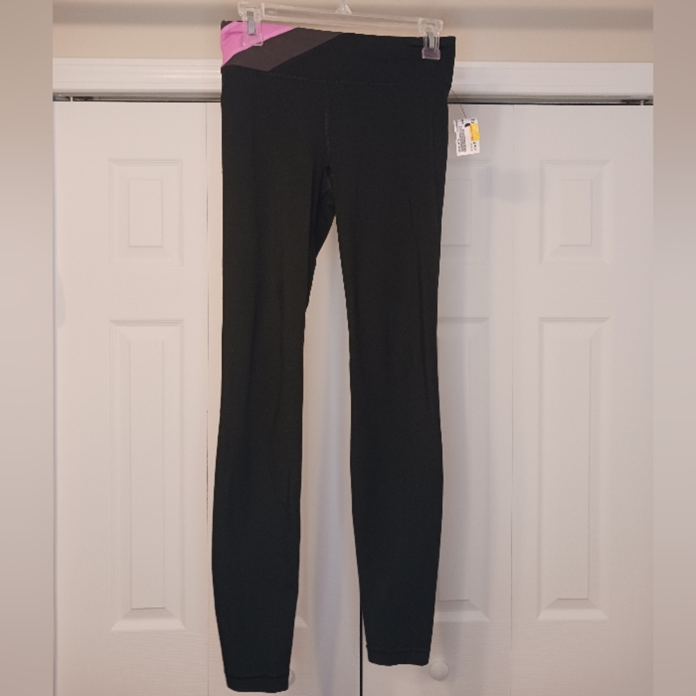 Under Armour Black/Pink Leggings Size Medium